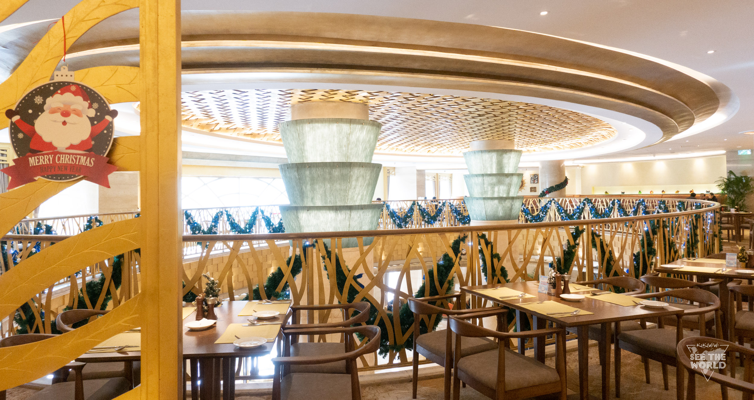 旋景餐厅咖啡苑，新世界丽笙五星里的米其林